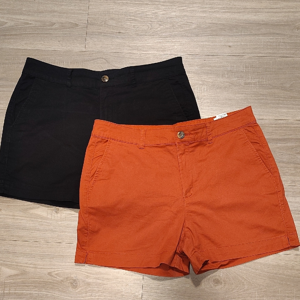 Old Navy Women's Shorts in Black and Coral